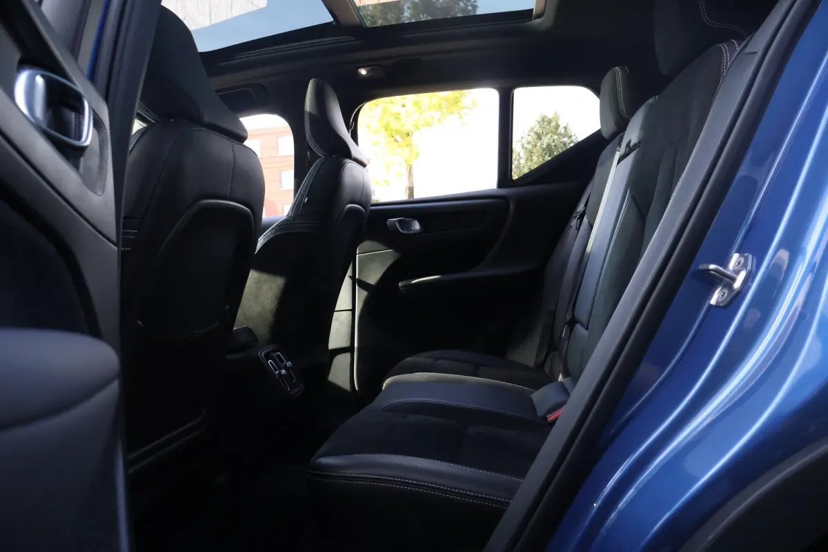 2.0 T4 R-Design | Harman Kardon | Trekhaak | Pano | Nubuck | Bursting Blue |