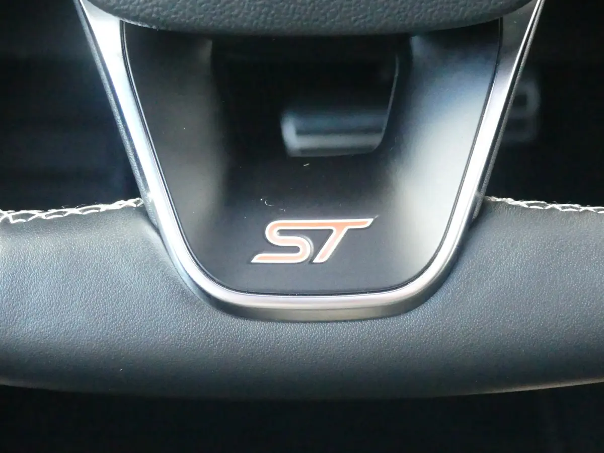 2.3 EcoBoost ST-3 | PANORAMADAK | KLEPPENSYSTEEM MET AFSTANDSBEDIENING | ADAPTIVE CRUISE | DODEHOEKDETECTIE | CAMERA | STOEL+STUUR+VOORRUITVERWARMING | PARKEERSENSOREN V+A | ELEKTRISCHE VERS