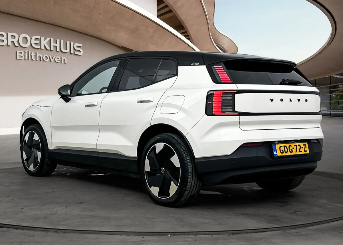 Single Motor Extended Range Plus 69 kWh | NL Auto | Dealer Onderhouden | Apple Carplay-Android Auto | Stoel + Stuurverwarming | Harman en Kardon | PDC V+A en Camera | BLIS | Cruiscontrol |