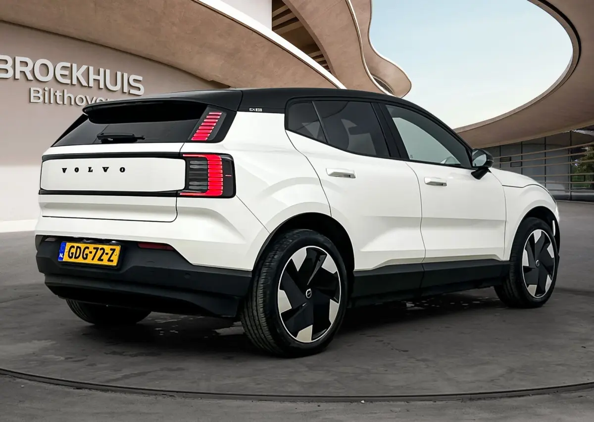 Single Motor Extended Range Plus 69 kWh | NL Auto | Dealer Onderhouden | Apple Carplay-Android Auto | Stoel + Stuurverwarming | Harman en Kardon | PDC V+A en Camera | BLIS | Cruiscontrol |