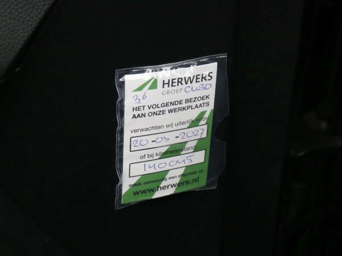 1.0 T-GDI Premium | Achterbank in delen neerklapbaar | Achteruitrijcamera | Airco (automatisch)