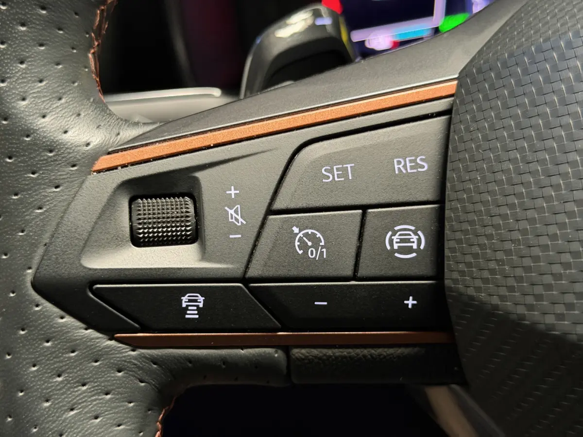 1.4 e-Hybrid VZ Performance|Keyless|Matrix LED|Camera|Kuipstoelen