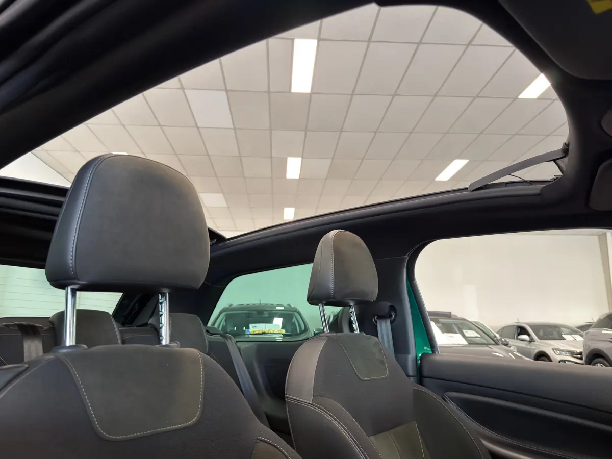 1.2 PureTech Shine| NAVIGATIE, CAMERA, CRUISE,