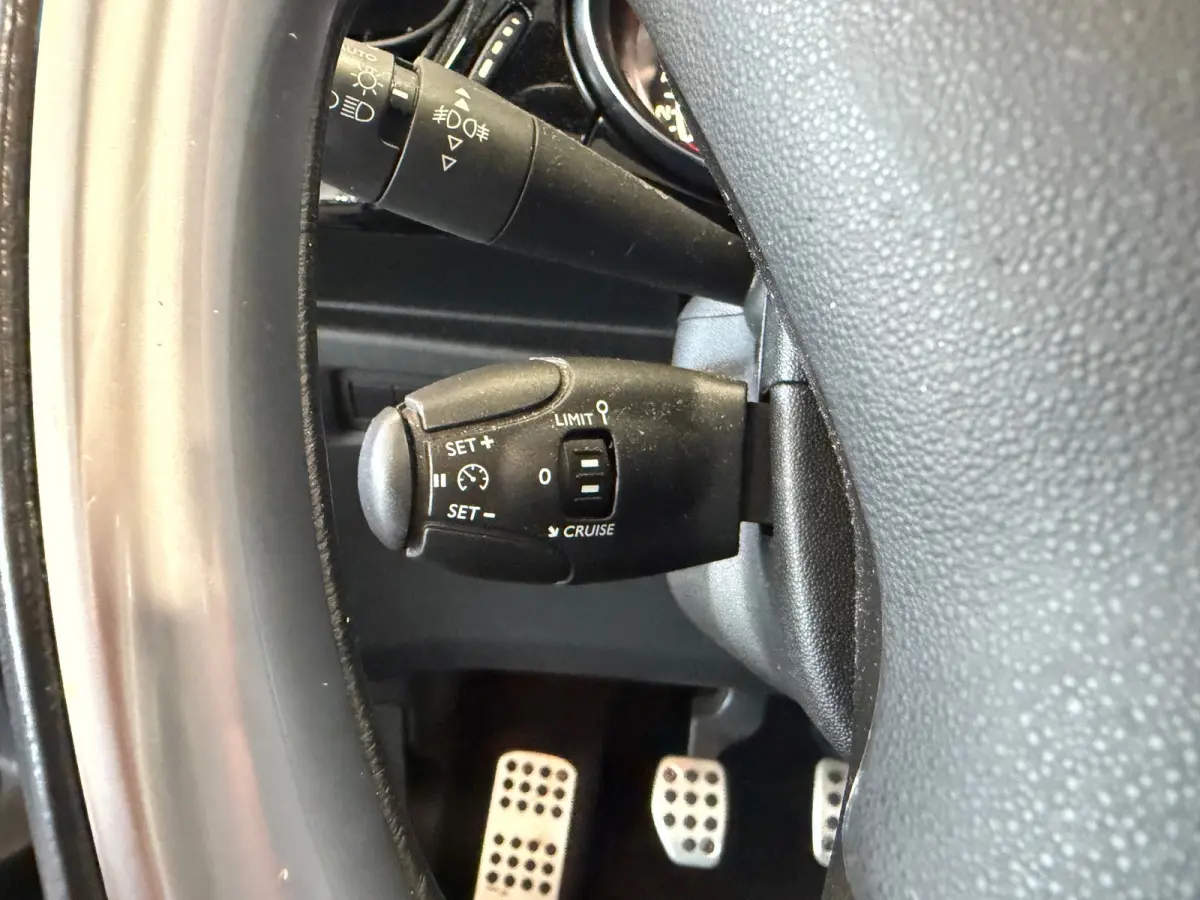 1.2 PureTech Shine| NAVIGATIE, CAMERA, CRUISE,