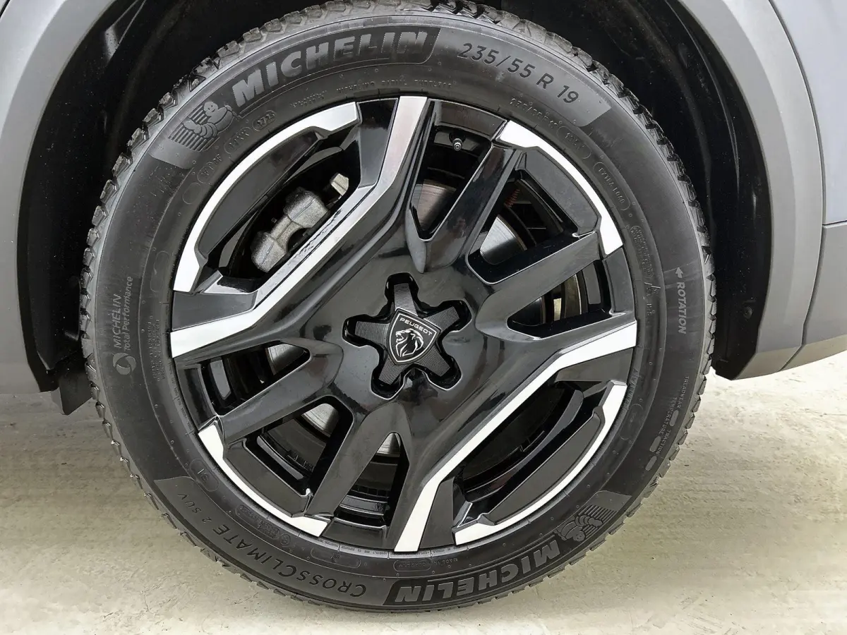 1.6 plug-in Hybrid 195pk Allure Automaat | Trekhaak | Climate Control | Cruise Control | Camera | LED Koplampen | Keyless Entry/Start | 19" Lichtmetalen Velgen | Apple Carplay/Android Auto |