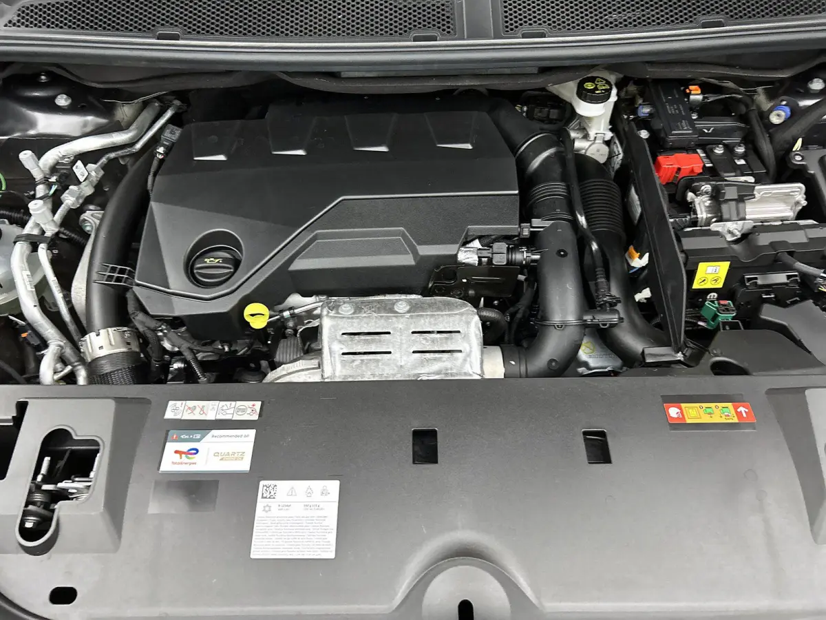 1.6 plug-in Hybrid 195pk Allure Automaat | Trekhaak | Climate Control | Cruise Control | Camera | LED Koplampen | Keyless Entry/Start | 19" Lichtmetalen Velgen | Apple Carplay/Android Auto |