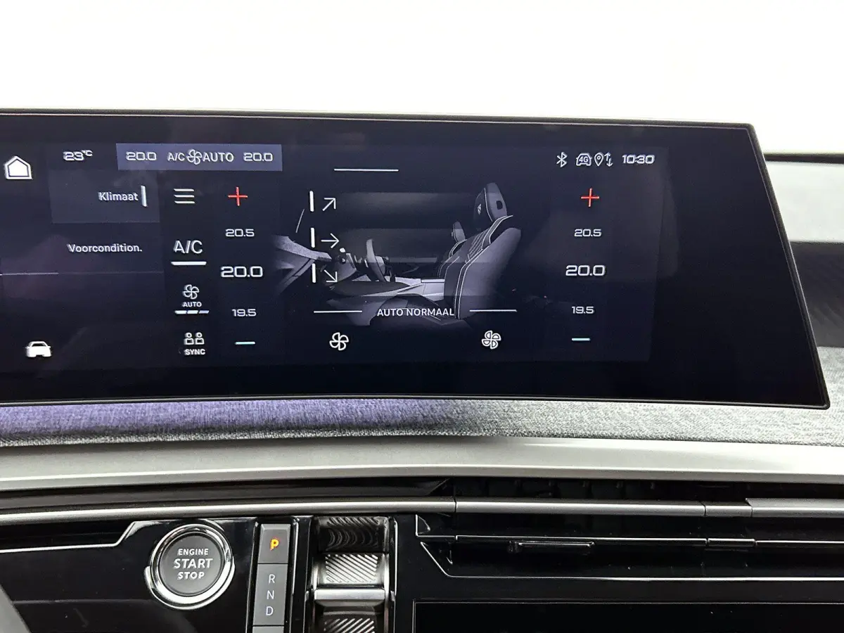 1.6 plug-in Hybrid 195pk Allure Automaat | Trekhaak | Climate Control | Cruise Control | Camera | LED Koplampen | Keyless Entry/Start | 19" Lichtmetalen Velgen | Apple Carplay/Android Auto |