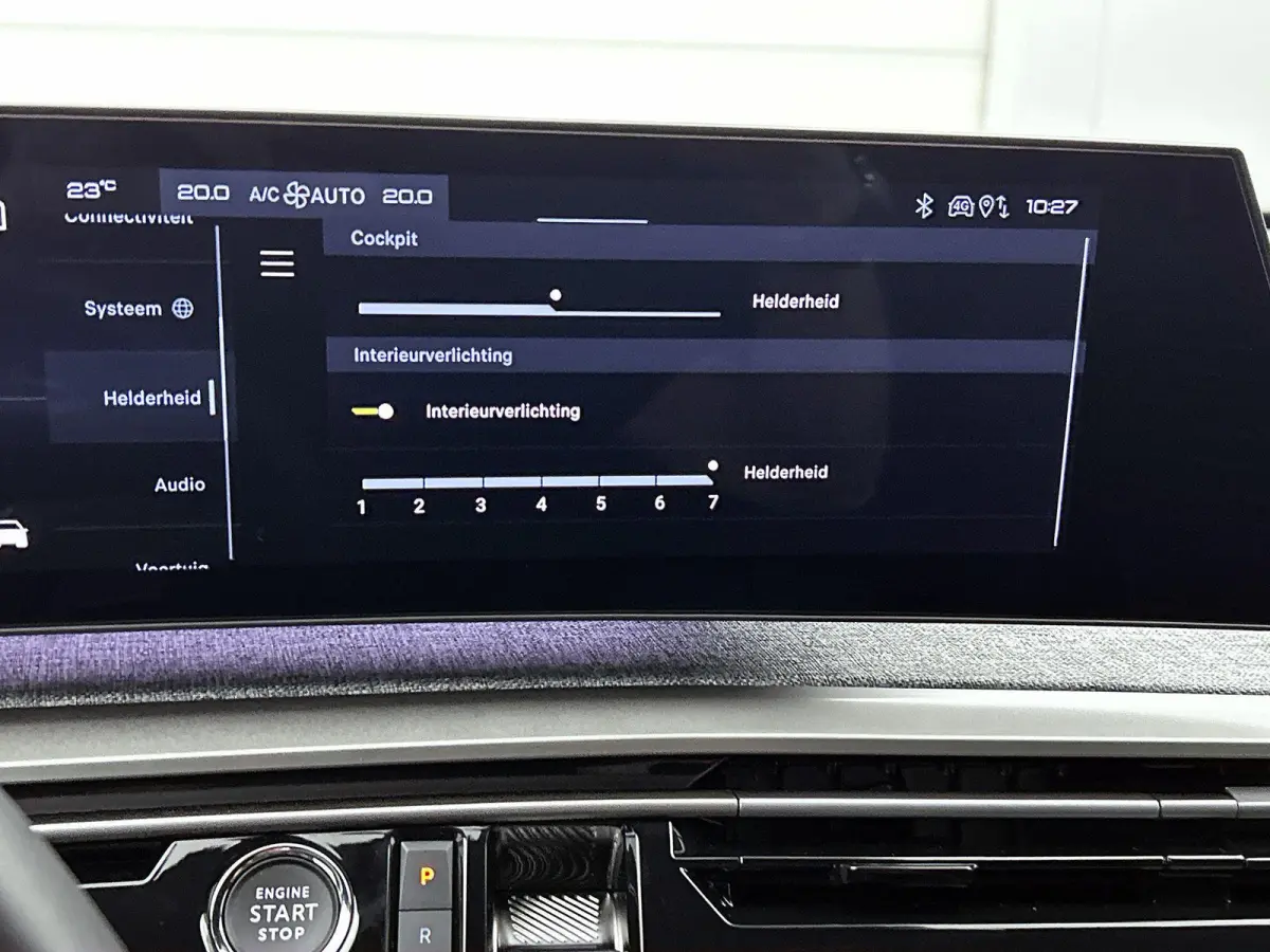1.6 plug-in Hybrid 195pk Allure Automaat | Trekhaak | Climate Control | Cruise Control | Camera | LED Koplampen | Keyless Entry/Start | 19" Lichtmetalen Velgen | Apple Carplay/Android Auto |