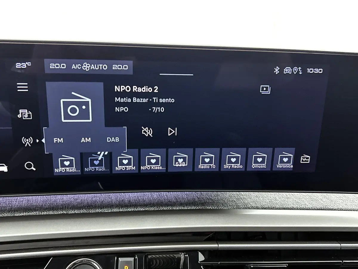 1.6 plug-in Hybrid 195pk Allure Automaat | Trekhaak | Climate Control | Cruise Control | Camera | LED Koplampen | Keyless Entry/Start | 19" Lichtmetalen Velgen | Apple Carplay/Android Auto |