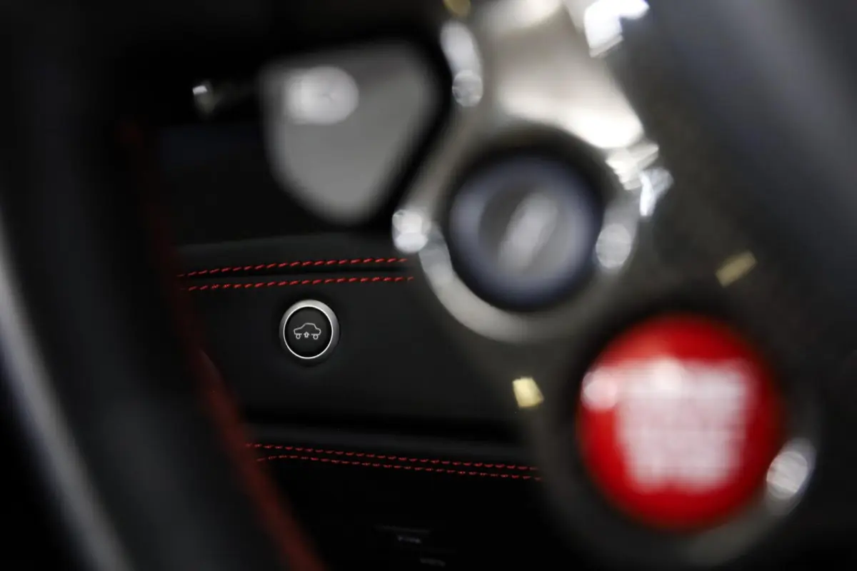 3.9 HELE|Akrapovic|Lift|RacingSeats|Carbon|