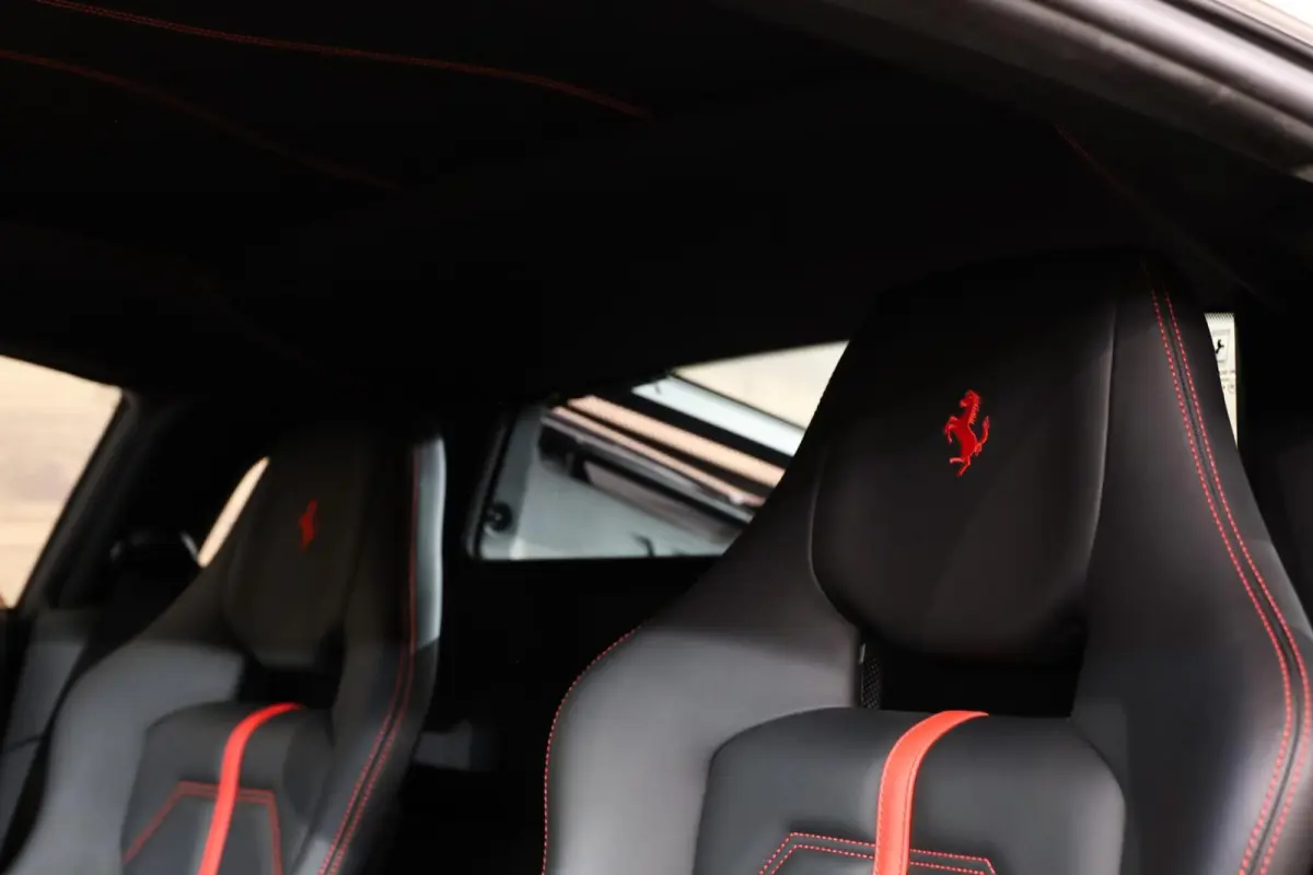 3.9 HELE|Akrapovic|Lift|RacingSeats|Carbon|