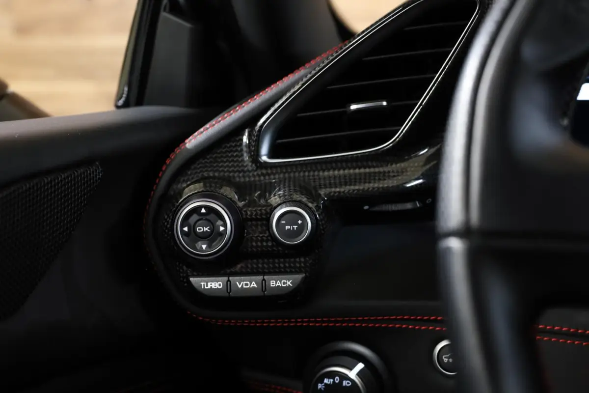 3.9 HELE|Akrapovic|Lift|RacingSeats|Carbon|
