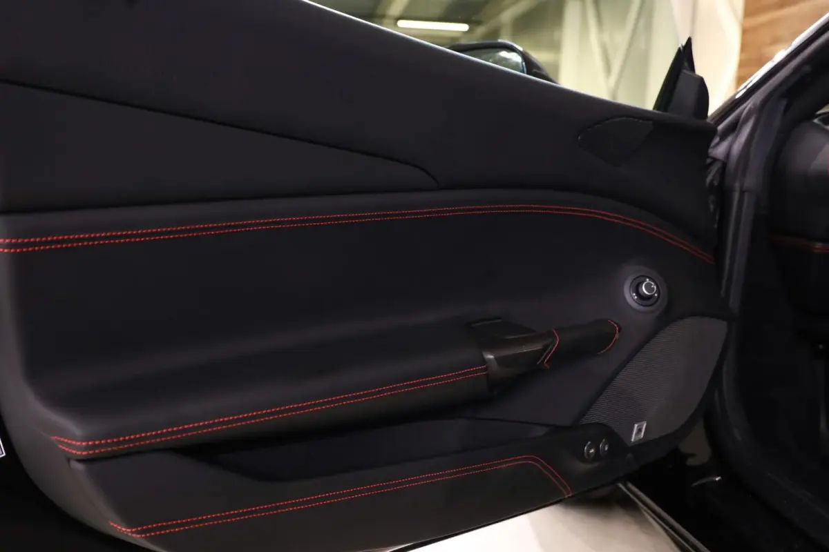 3.9 HELE|Akrapovic|Lift|RacingSeats|Carbon|