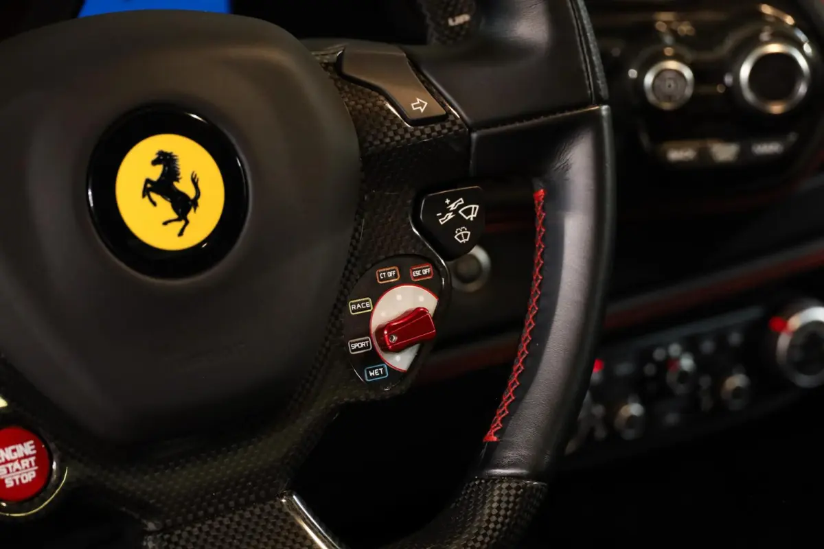 3.9 HELE|Akrapovic|Lift|RacingSeats|Carbon|