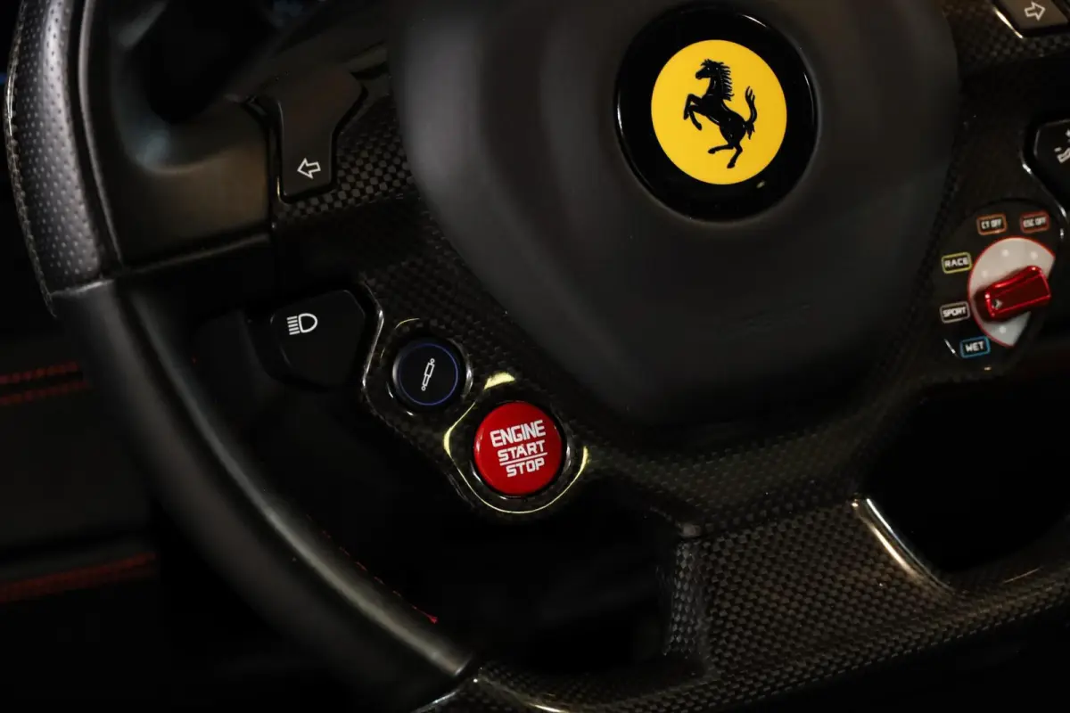 3.9 HELE|Akrapovic|Lift|RacingSeats|Carbon|