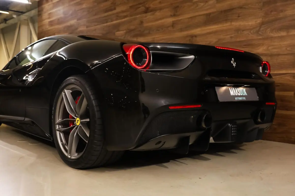 3.9 HELE|Akrapovic|Lift|RacingSeats|Carbon|