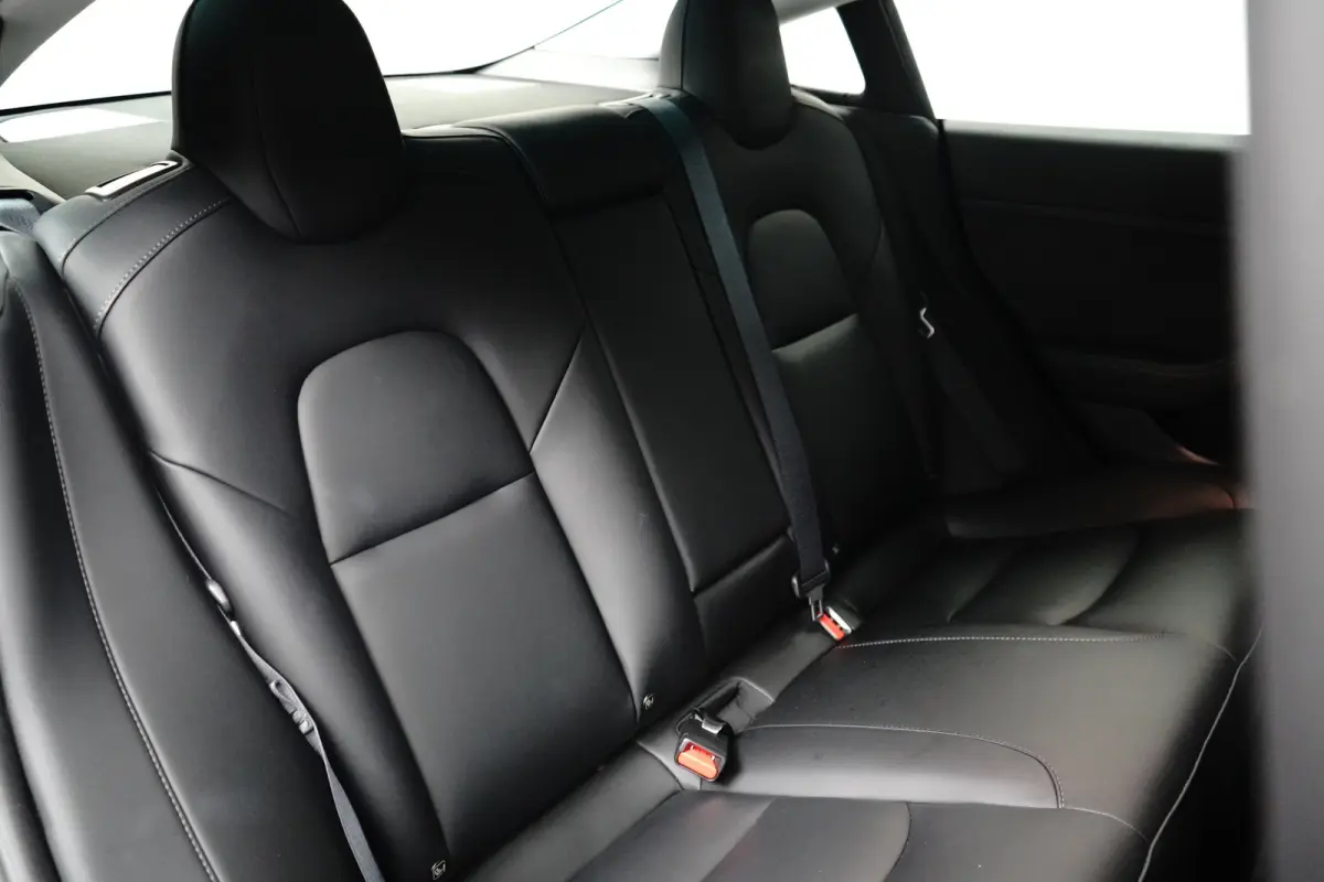 Performance 75KWH AWD | SOH 93,7% | Pano | Stoel- Stuurverwarming | Elek. Stoelen | Achteruitrijcamera | Achteruitrijcamera | Glazen dak vast | Rijassistent-systeem Autopilot (Basic)
