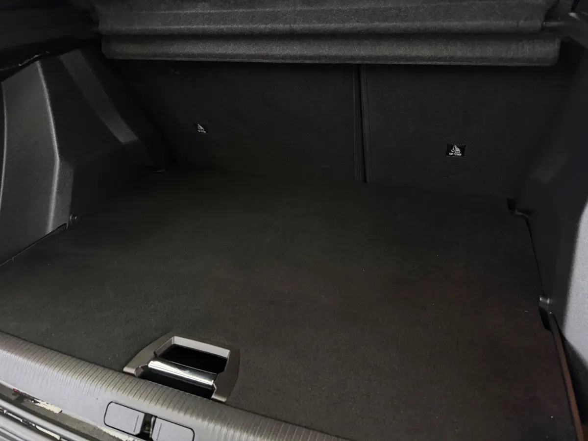 1.2 Hybrid 145 GT CarPlay 360° Camera