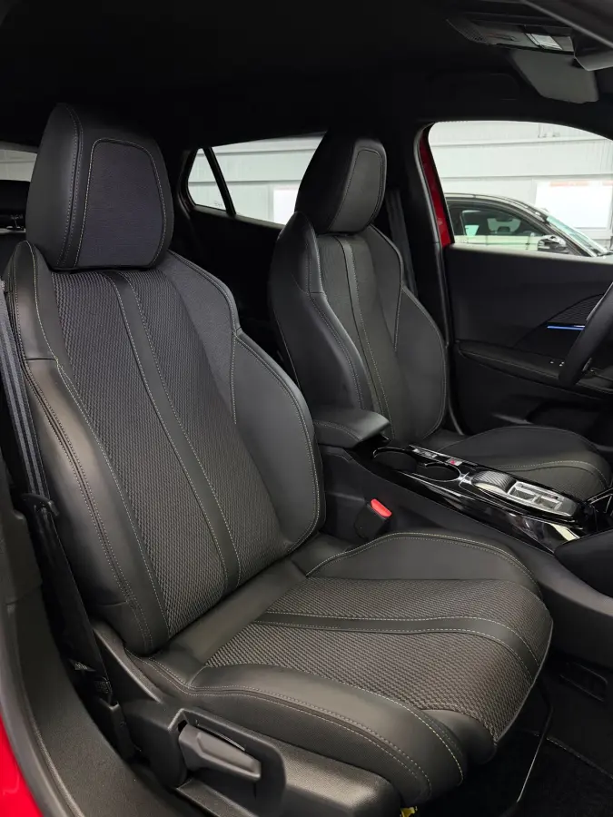 1.2 Hybrid 145 GT CarPlay 360° Camera