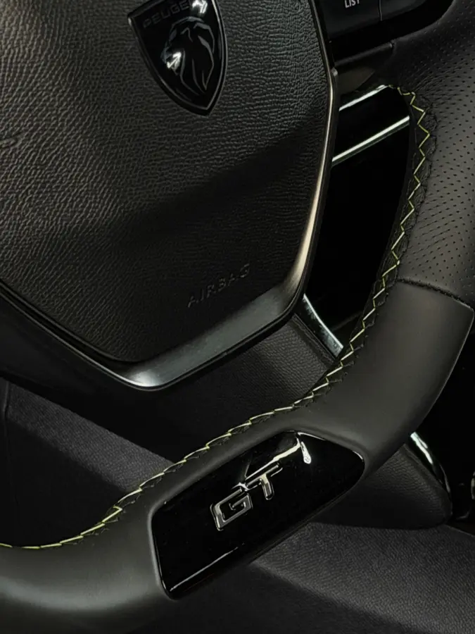 1.2 Hybrid 145 GT CarPlay 360° Camera
