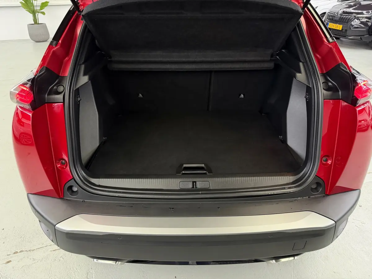 1.2 Hybrid 145 GT CarPlay 360° Camera