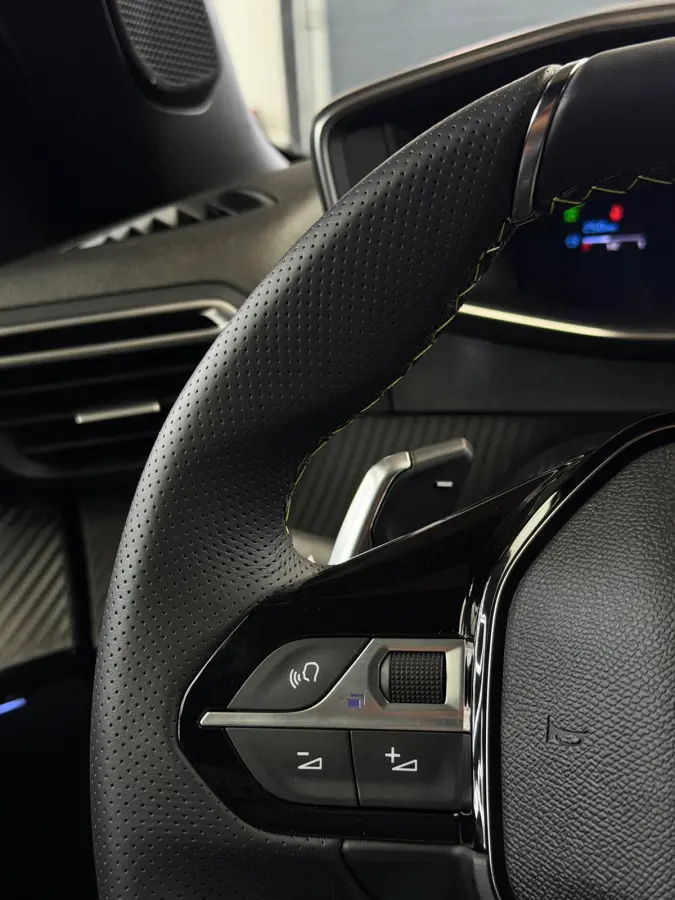 1.2 Hybrid 145 GT CarPlay 360° Camera