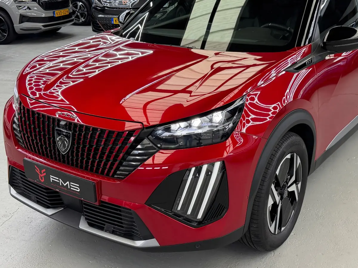 1.2 Hybrid 145 GT CarPlay 360° Camera