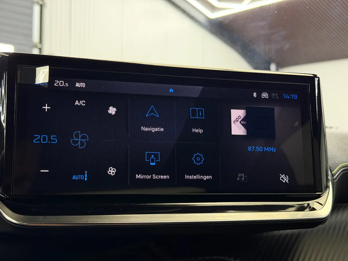 1.2 Hybrid 145 GT CarPlay 360° Camera