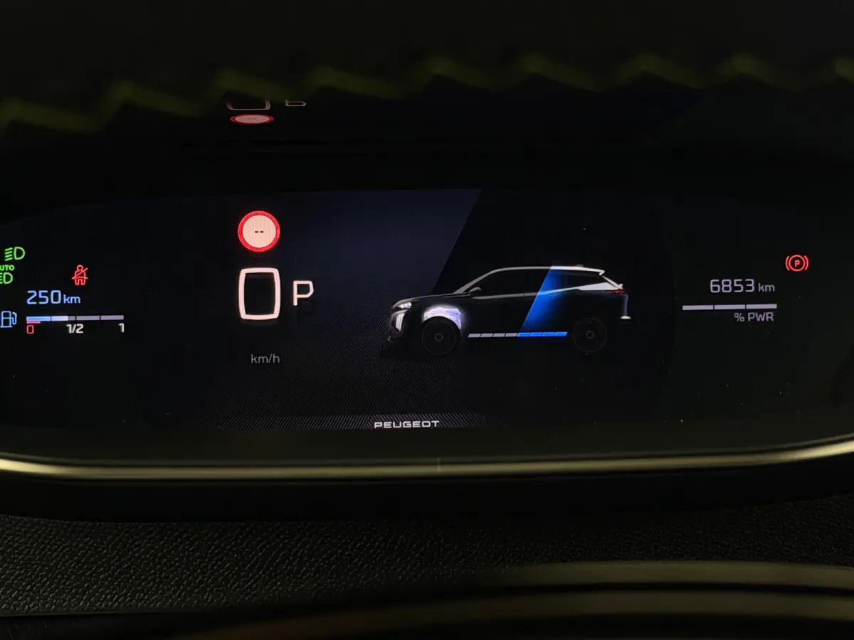 1.2 Hybrid 145 GT CarPlay 360° Camera