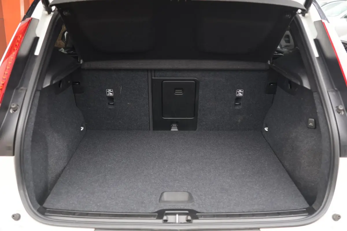 T5 R-Design | Parkeercamera | Trekhaak | Keyless