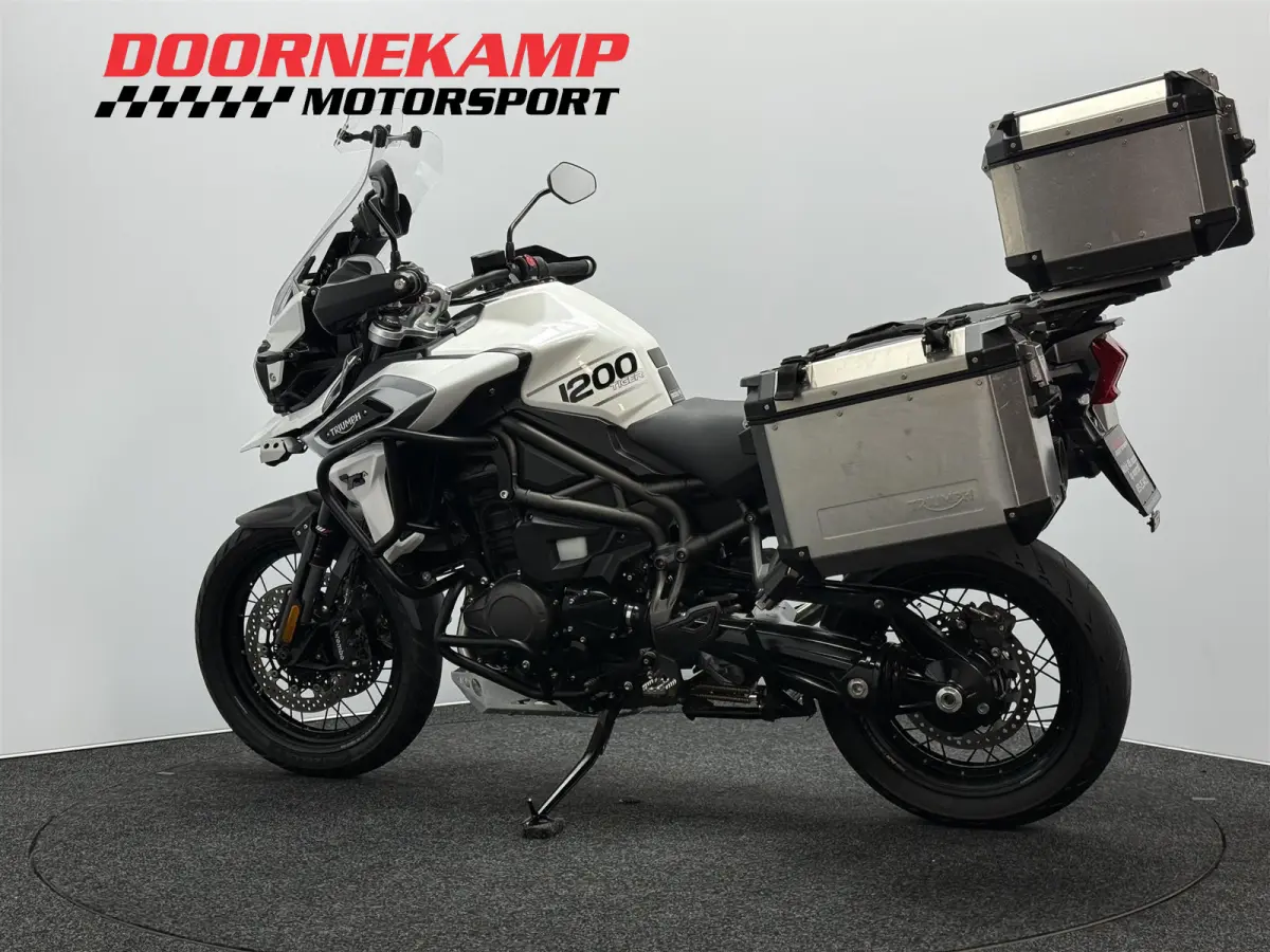 1200 XCA