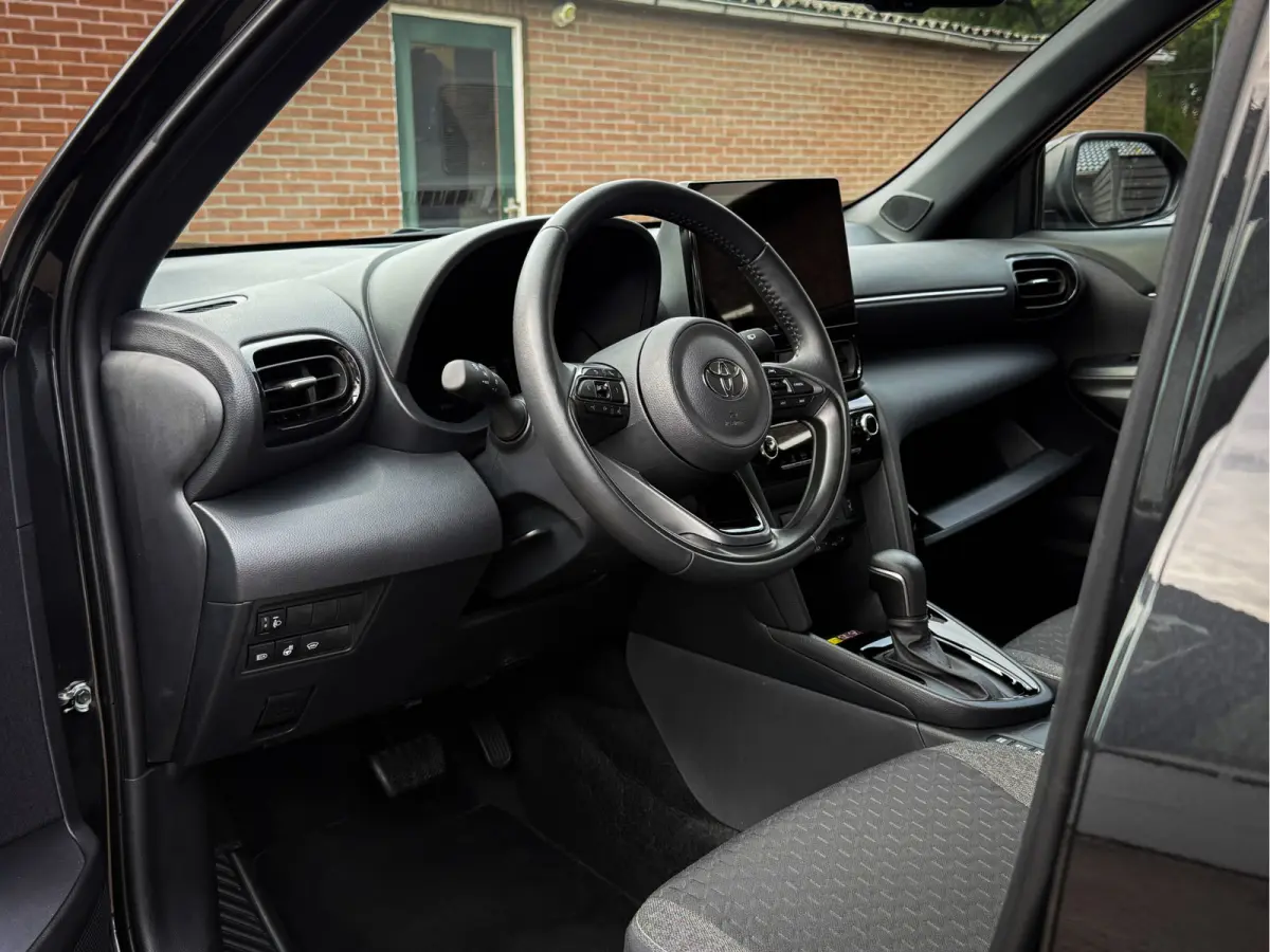 1.5 Hybrid 130 Dynamic - facelift! - Stoel/ stuurverw. Airco, Cruise, Apple Carplay + Android Auto, Achteruitrijcam!