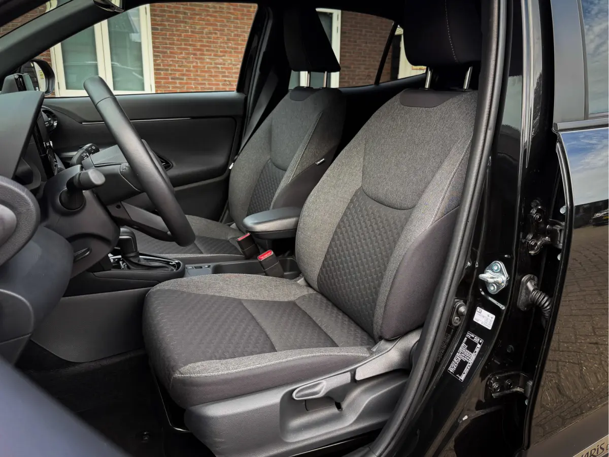 1.5 Hybrid 130 Dynamic - facelift! - Stoel/ stuurverw. Airco, Cruise, Apple Carplay + Android Auto, Achteruitrijcam!