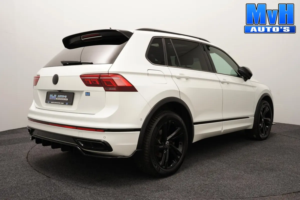 1.4 TSI PHEV R-Line|CUSTOM|PANO|SOH.98.6%