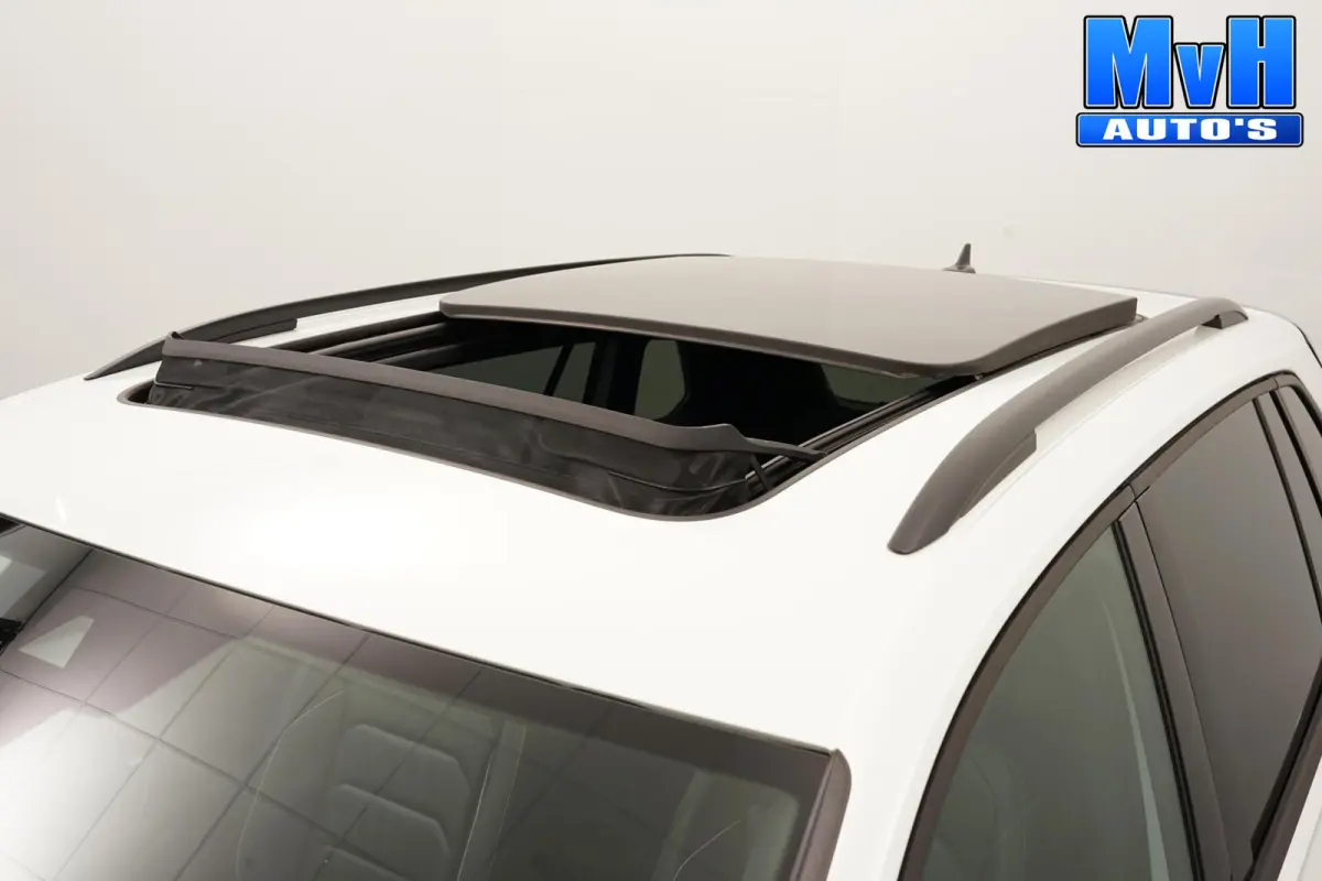 1.4 TSI PHEV R-Line|CUSTOM|PANO|SOH.98.6%