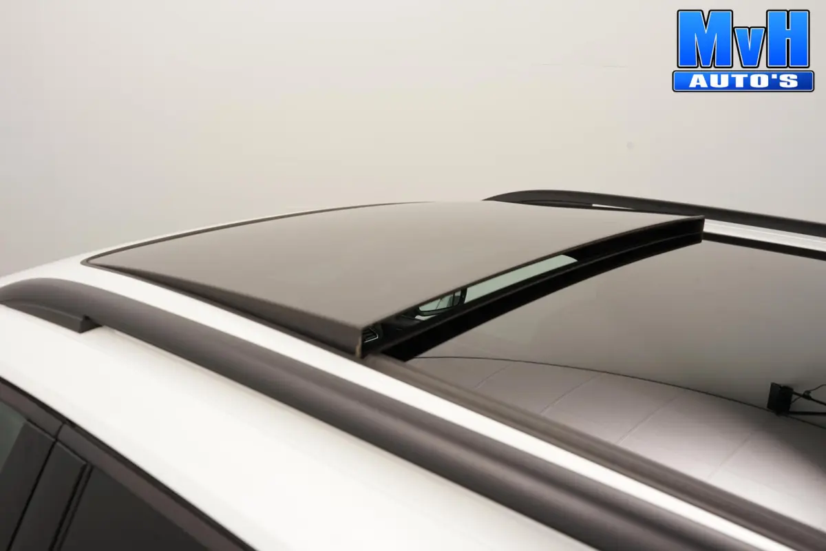 1.4 TSI PHEV R-Line|CUSTOM|PANO|SOH.98.6%