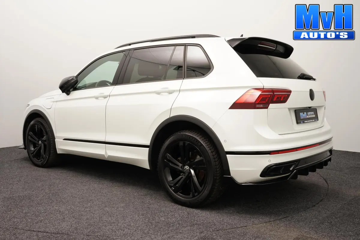 1.4 TSI PHEV R-Line|CUSTOM|PANO|SOH.98.6%