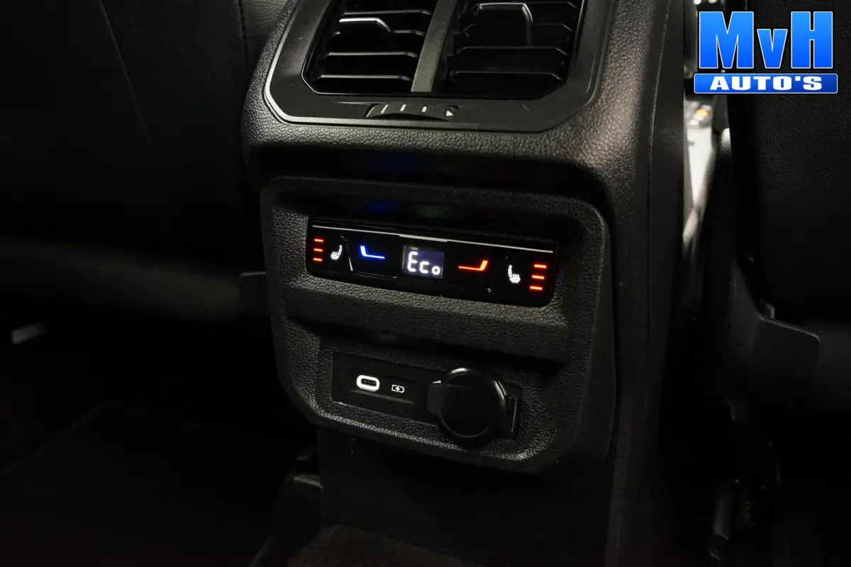 1.4 TSI PHEV R-Line|CUSTOM|PANO|SOH.98.6%