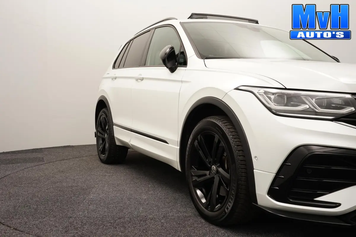 1.4 TSI PHEV R-Line|CUSTOM|PANO|SOH.98.6%