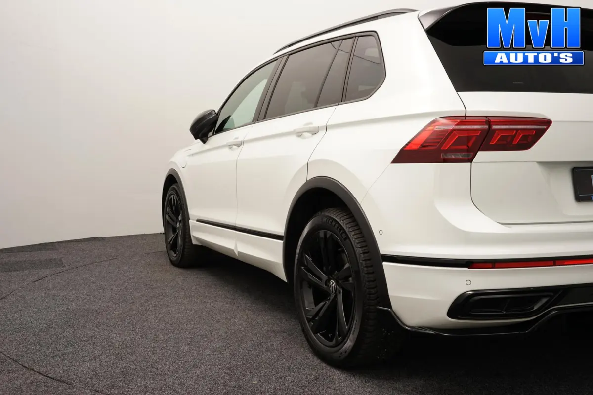 1.4 TSI PHEV R-Line|CUSTOM|PANO|SOH.98.6%