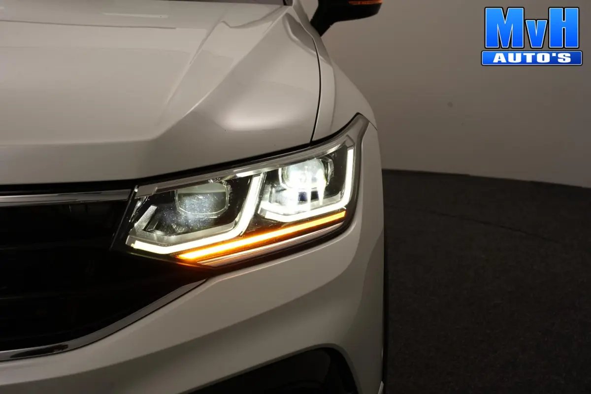 1.4 TSI PHEV R-Line|CUSTOM|PANO|SOH.98.6%