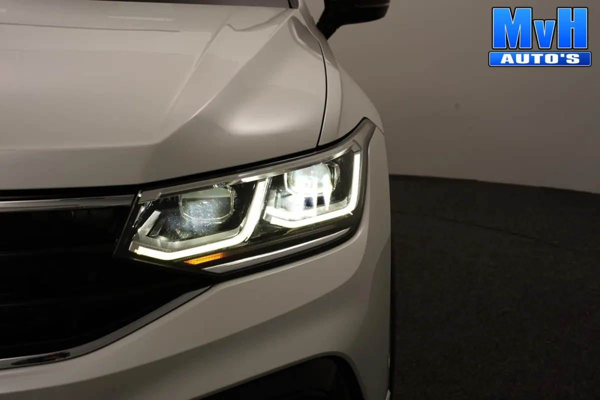 1.4 TSI PHEV R-Line|CUSTOM|PANO|SOH.98.6%
