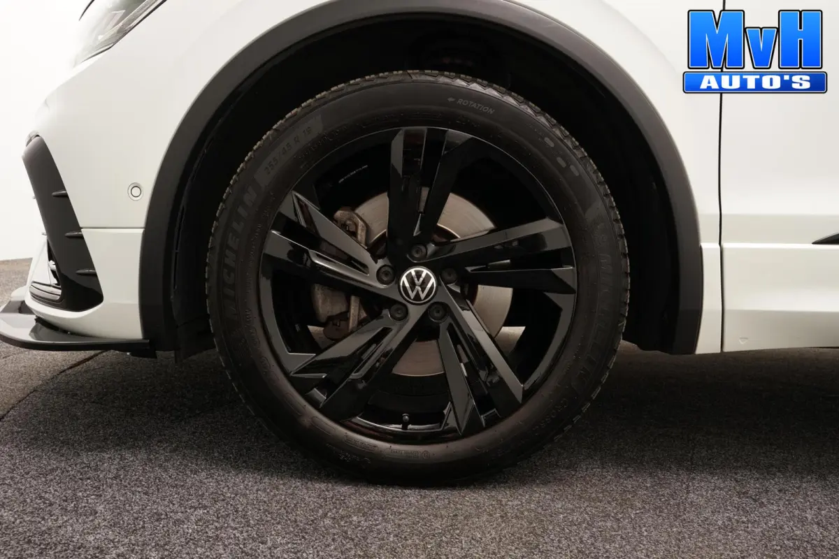 1.4 TSI PHEV R-Line|CUSTOM|PANO|SOH.98.6%