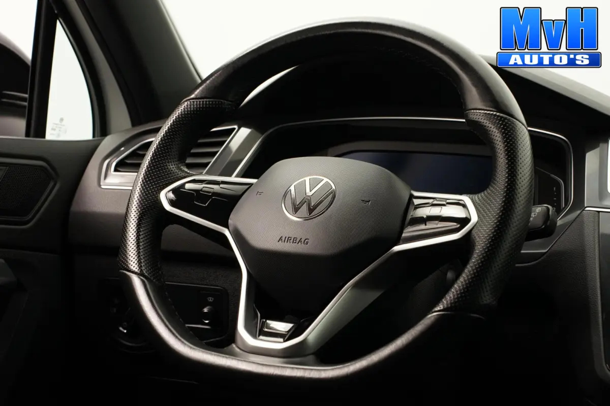 1.4 TSI PHEV R-Line|CUSTOM|PANO|SOH.98.6%