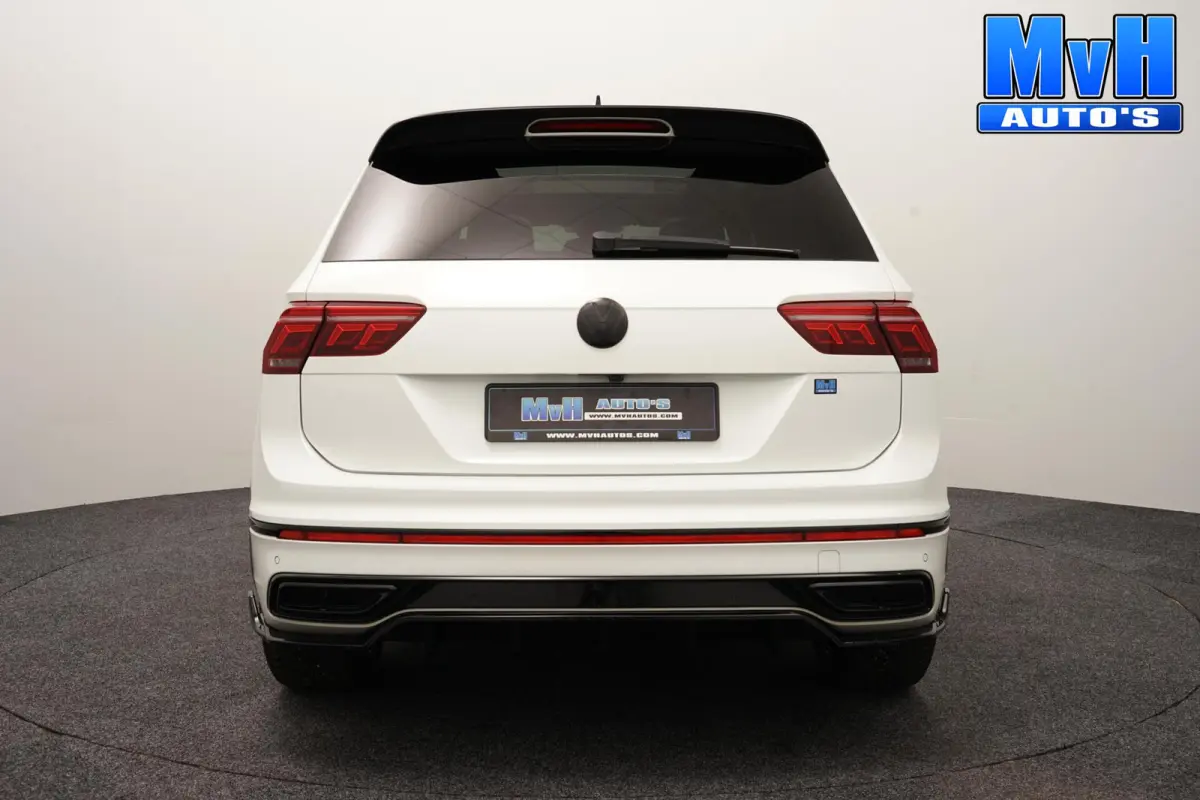1.4 TSI PHEV R-Line|CUSTOM|PANO|SOH.98.6%