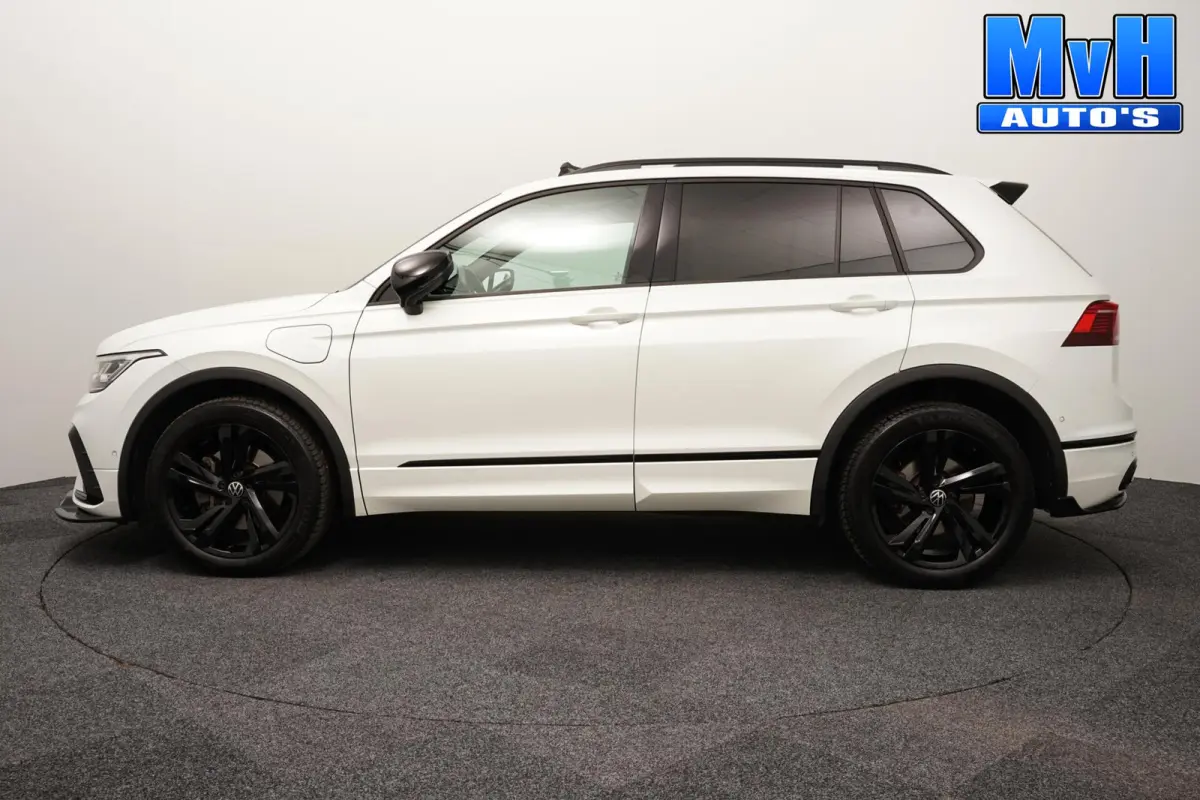 1.4 TSI PHEV R-Line|CUSTOM|PANO|SOH.98.6%