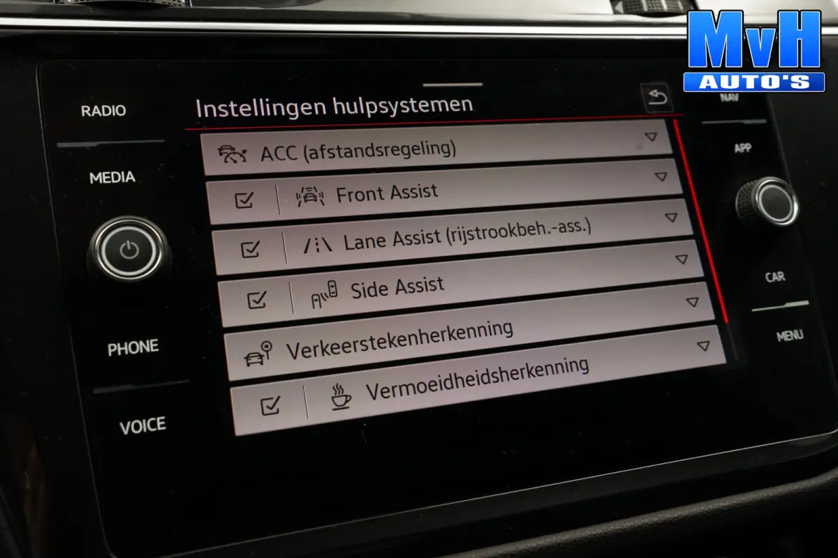 1.4 TSI PHEV R-Line|CUSTOM|PANO|SOH.98.6%