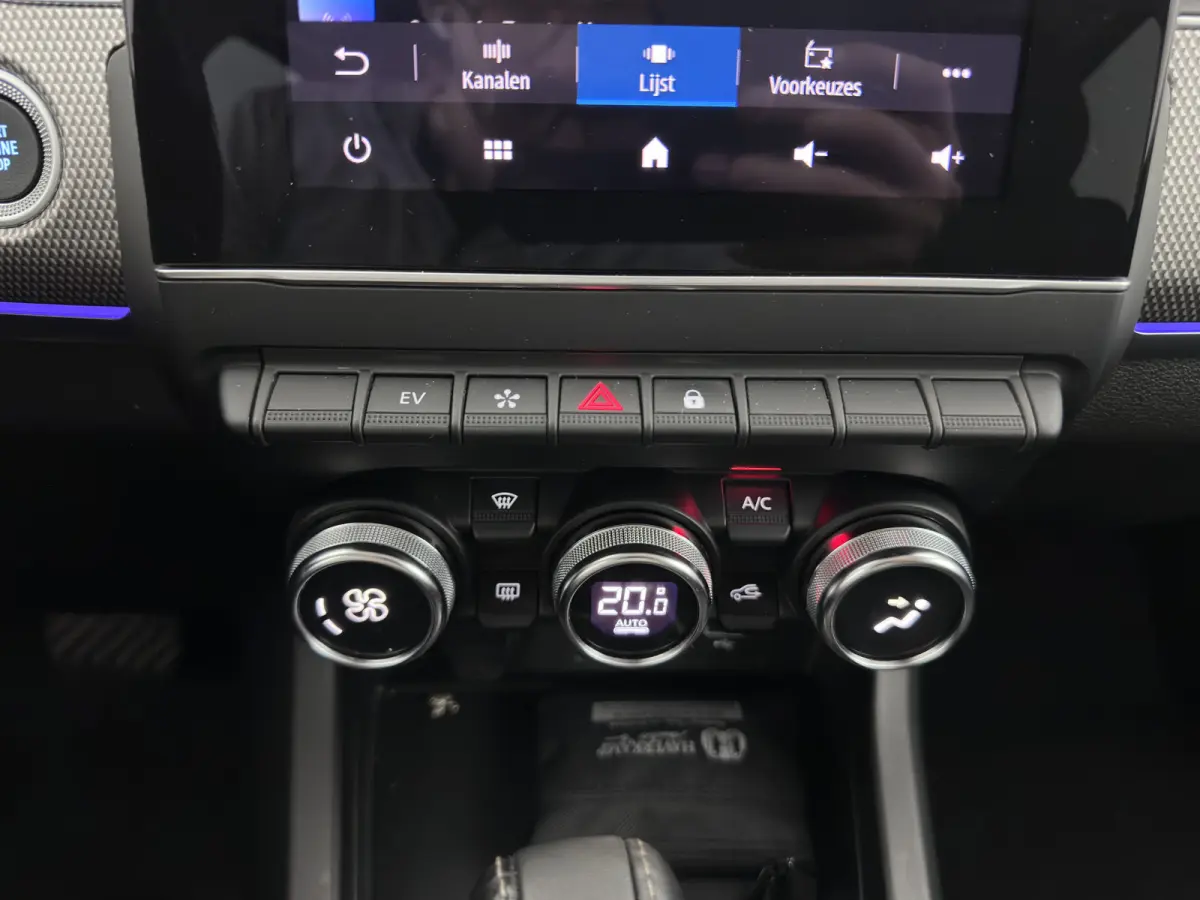 1.6 E-Tech Hybrid 145 Intens (INCL-BTW) Aut. *LEATHER-FABRIC | FULL-LED | DIGI-COCKPIT | LANE-ASSIST | BLINDSPOT | NAVI-FULLMAP | AMBIENTLIGHT | CAMERA | KEYLESS | DAB+ | COMFORTSEATS | PRIV