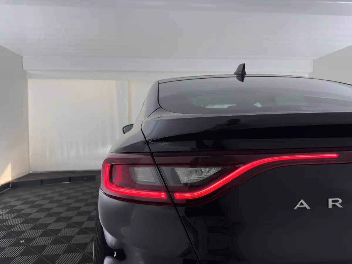 1.6 E-Tech Hybrid 145 Intens (INCL-BTW) Aut. *LEATHER-FABRIC | FULL-LED | DIGI-COCKPIT | LANE-ASSIST | BLINDSPOT | NAVI-FULLMAP | AMBIENTLIGHT | CAMERA | KEYLESS | DAB+ | COMFORTSEATS | PRIV