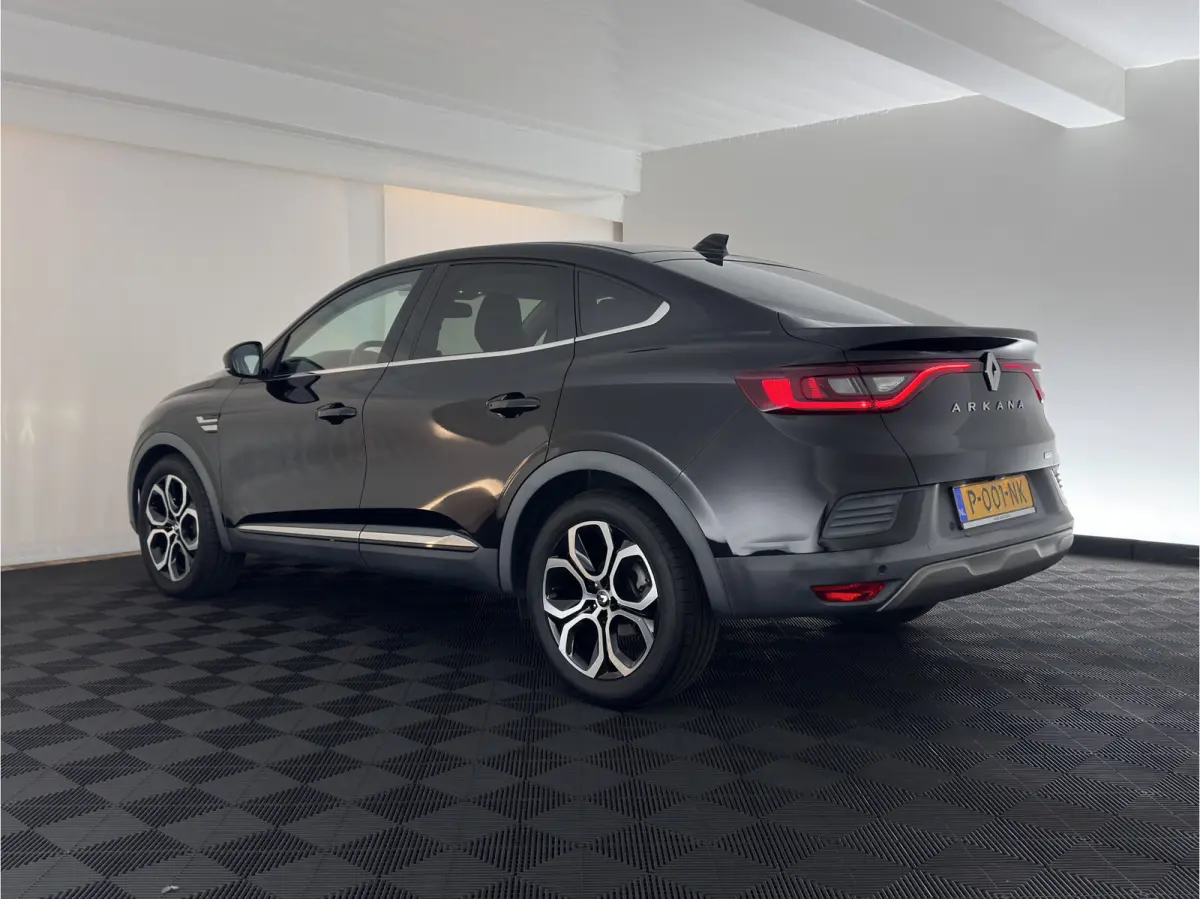 1.6 E-Tech Hybrid 145 Intens (INCL-BTW) Aut. *LEATHER-FABRIC | FULL-LED | DIGI-COCKPIT | LANE-ASSIST | BLINDSPOT | NAVI-FULLMAP | AMBIENTLIGHT | CAMERA | KEYLESS | DAB+ | COMFORTSEATS | PRIV
